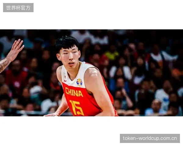 半决赛上演矛盾对决，上海队的整体防守将面临周琦内线强点的考验。